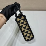 Prada embroidered fabric tote bag 👏 1BA355